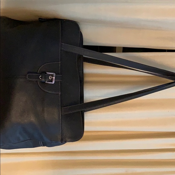 Aurielle Black leather bag with credit card area - Picture 7 of 8